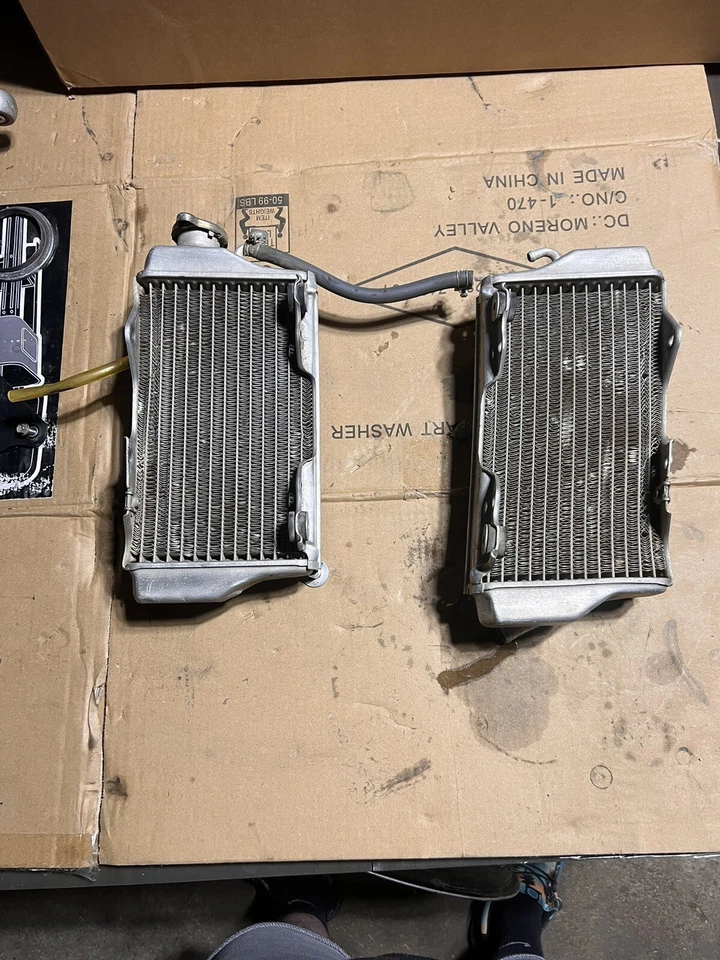 Honda CRF450r 2002 radiadores de stock Foto 2 de 4