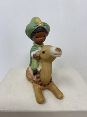 Hallmark Mary Hamilton Loving King Camel 1982 Nativity Bisque Figurine