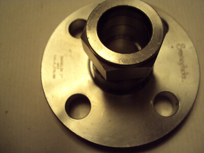 1 inch Swagelok compression fitting on a 1'' 150 lb ASA raised face 316 SS flange