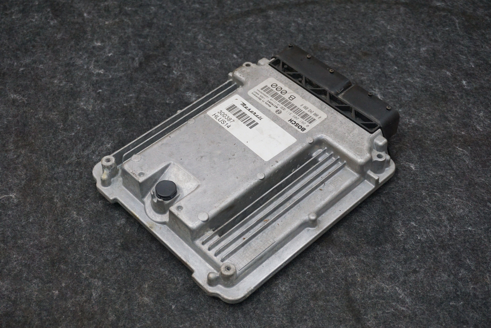 Engine Computer Control Module Unit ECU 300387 Maserati Granturismo M145 2009-19