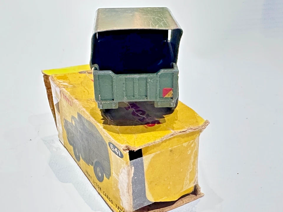 DINKY TOYS 642 ARMY 1 TON CARGO TRUCK original -boxed Damaged - Image 2 of 4