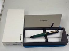 Judd's Excellent Pelikan 120 Green/Black Fountain Pen w/Gold Plated Medium Nib