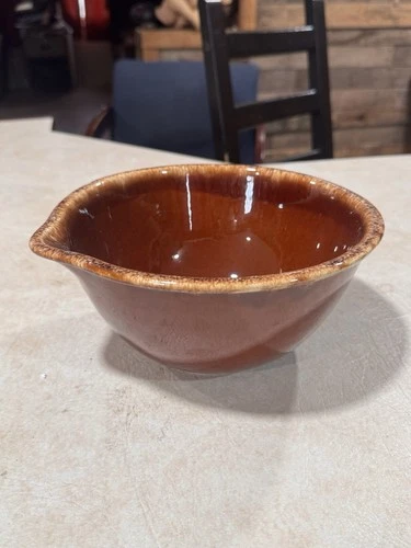 Vintage Hull Pottery Brown Drip Batter Spout Bowl 8" Oven Proof USA