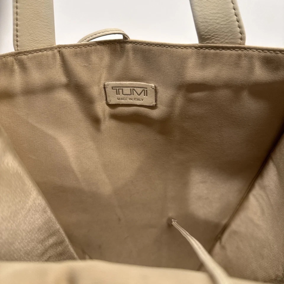 Tumi 意大利制造女式泪滴霜彩色皮革钱包 — 第 3/4 张图片