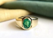 2CT Oval Cut Natural Green Emerald Solitaire Pinky Men's Ring In 14k Yellow Gold