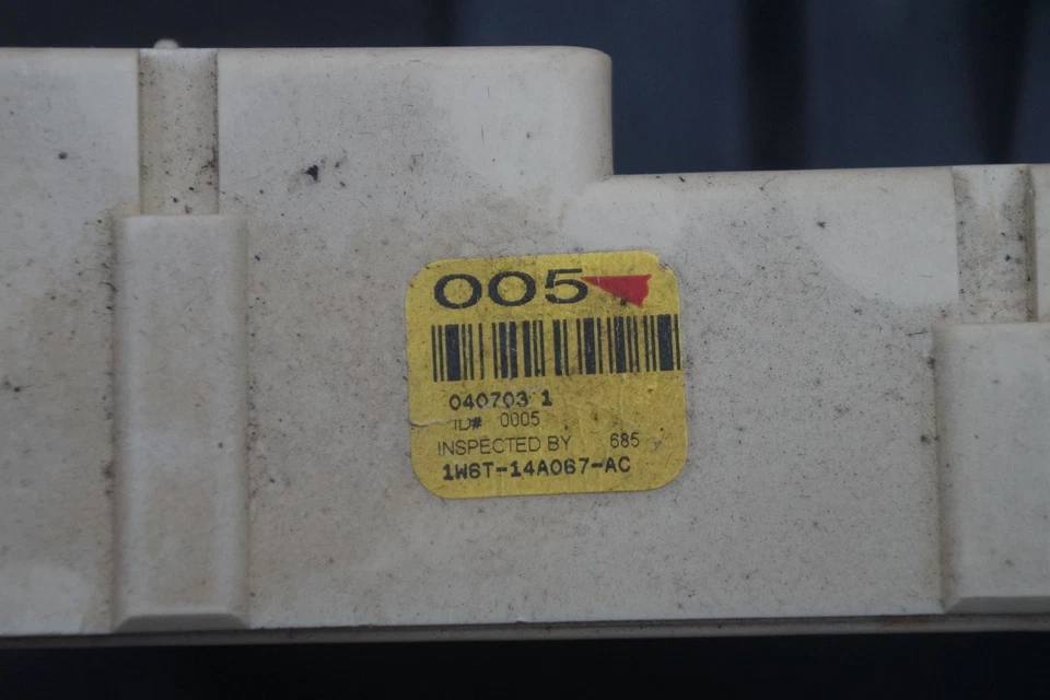 *Relé de conexión de bloque de caja de fusibles 1W6T14A067AC OEM Ford Thunderbird 2003 *Nota Foto 4 de 4