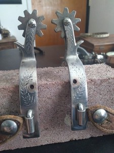 Vintage Crockett Cowboy Western Spurs 9 point rowl