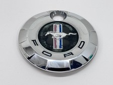 2005-2009 Ford Mustang V6 Base Rear Trunk Pony Emblem 4r33-6342508-ad Oem 2005-2009 Ford Mustang V6 Base Rear Trunk Pony Emblem 4r33-6342508-ad Oem