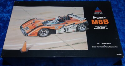 Accurate Miniatures McLaren M8B 1971 CAN-AM Racer 1/24 Scale Model Kit c1998