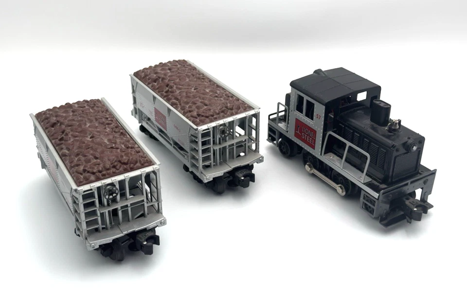 Lionel Steel 1996 Switcher Service Exclusive w/2 Ore Cars in Original Box - Image 3 of 4