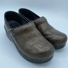 Dansko Textured Brown Leather Loafers Slip Ons Work Shoes Women’s Size 38 EU