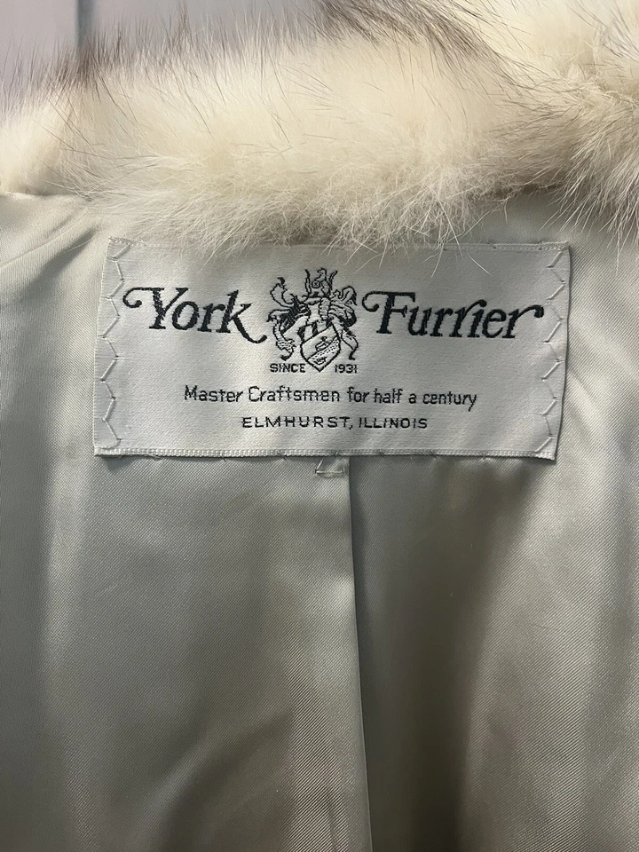 Abrigo de piel de zorro York Furrier pequeño/mediano ¡Nunca usado! Foto 3 de 3