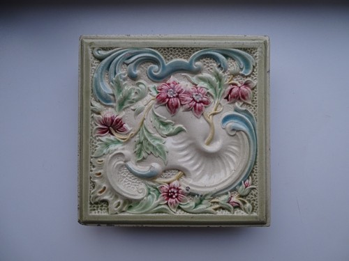Carreau de fourneau faience