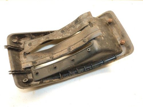 Cub Cadet HDS-2165 Tractor Fender Pan Lift Console - Picture 2 of 2
