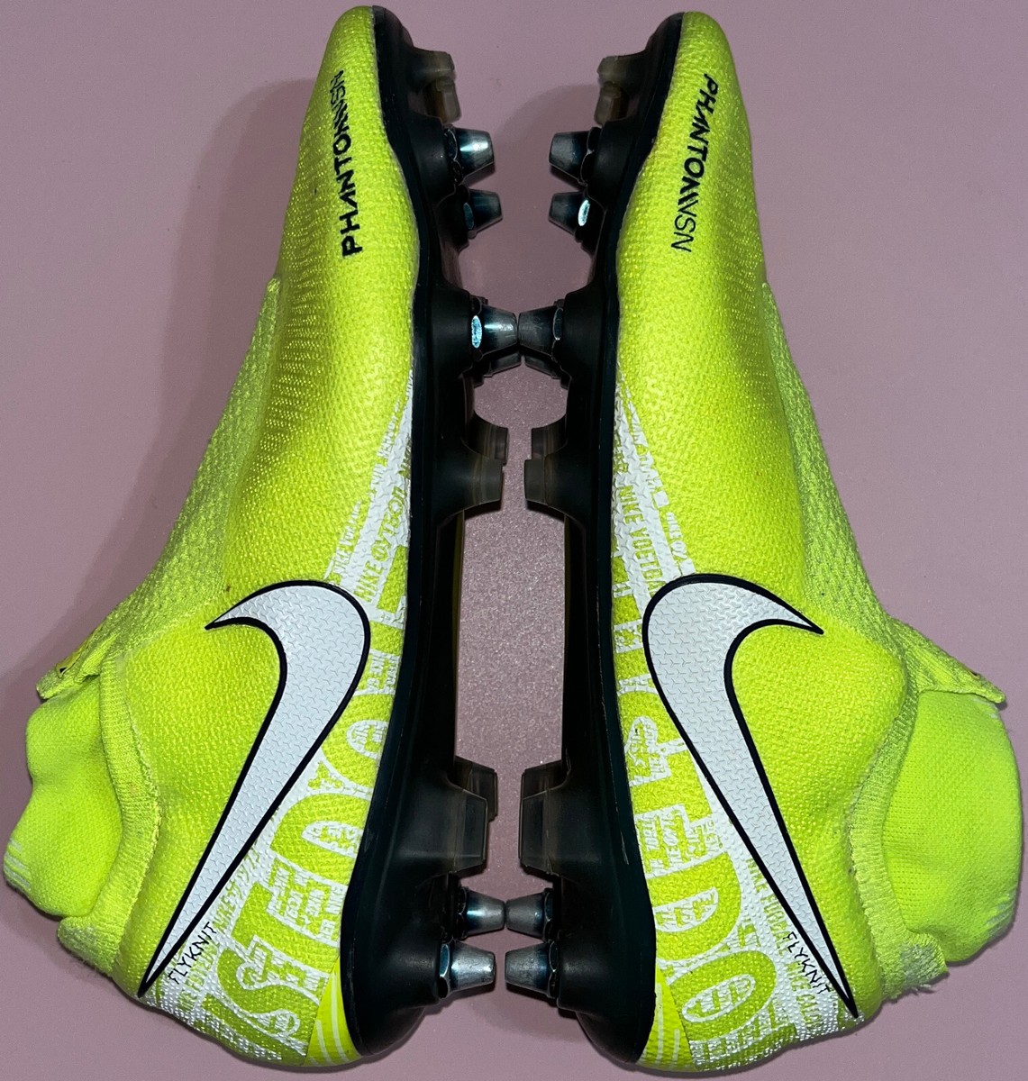 NIKE Phantom VIsion VSN Elite DF SG-PRO Yellow Soccer Cleats NIKE Phantom VIsion VSN Elite DF SG-PRO Yellow Soccer Cleats