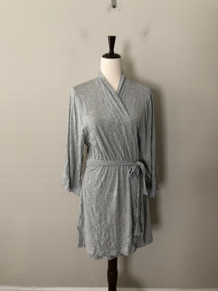 ¡NUEVO CON ETIQUETAS! Bata envolvente modal gris jaspeado Felina para mujer talla S Elements Foto 3 de 4