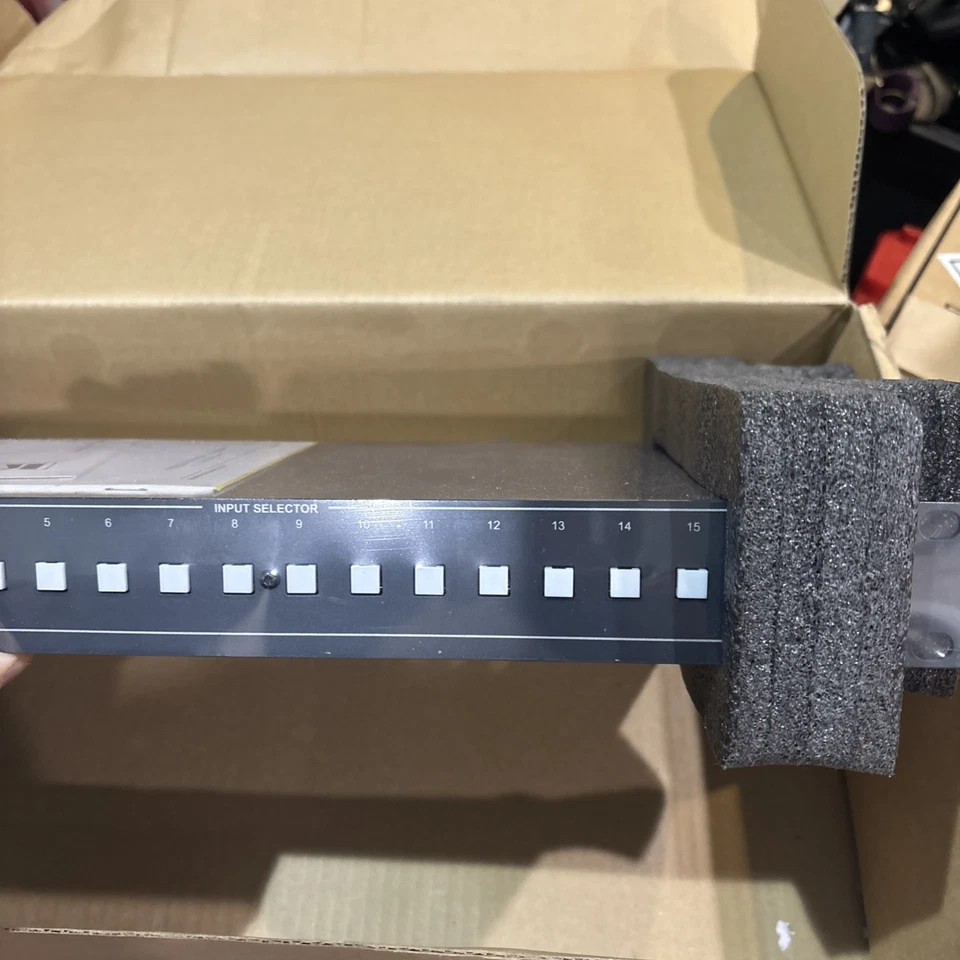 Kramer VS-2016 Vertical Interval Switcher Composite Video Switcher BRAND NEW - Image 4 of 4