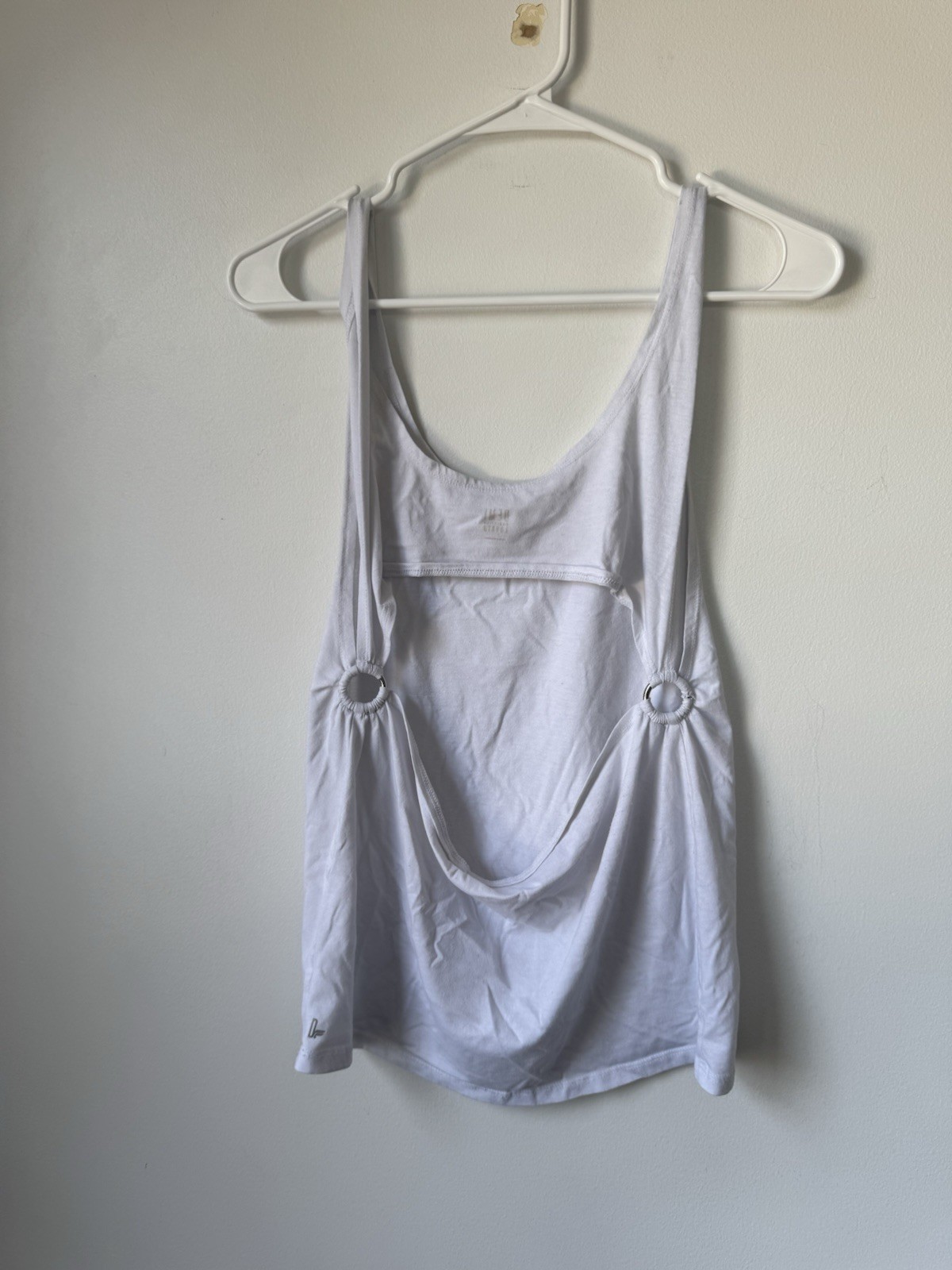 fabletics white workout tank top - image 3