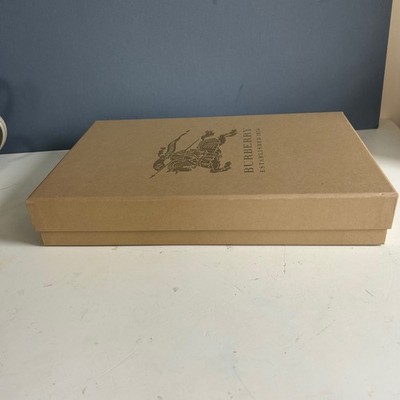 Burberry Tan Sturdy Thick Gift Box Envelope Set Gold  display picture 3