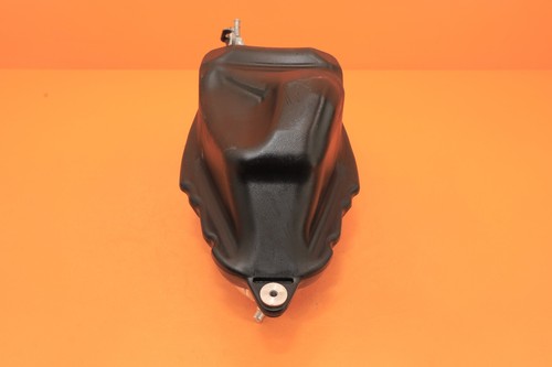 2005 02-07 CR125R CR125 OEM Gas Tank Fuel Cell Petrol Canister Cap Valve Mount - Picture 8 of 10