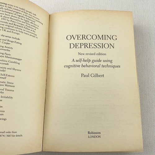 Overcoming Depression : A Self-help Guide Using Cognitive Behavioural Techniques - Picture 10 of 12