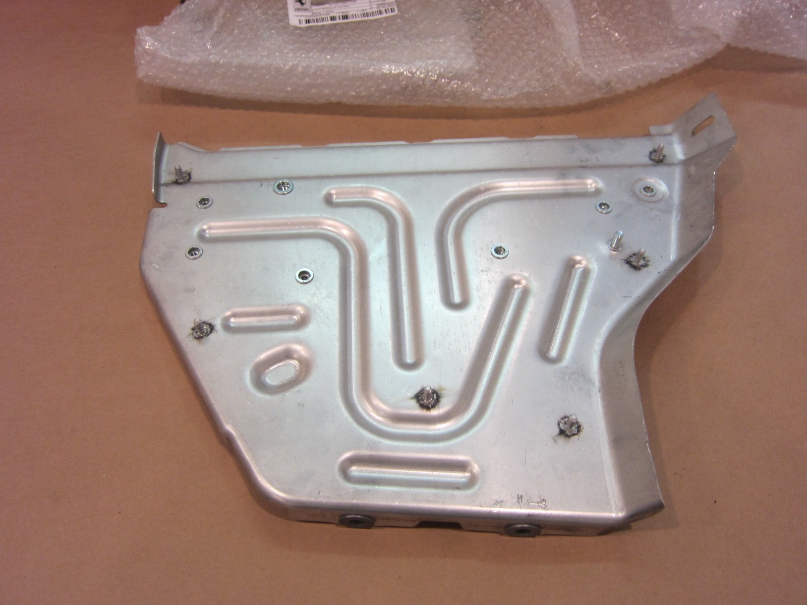 Ferrari California Turbo. RH Rear Side Closure. Part# 85400500