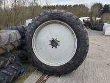 Tractor row crop wheels and tyres