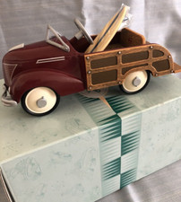 Hallmark Kiddie Car Classics 1939 Garton Ford Station Wagon Surf Shelf Display