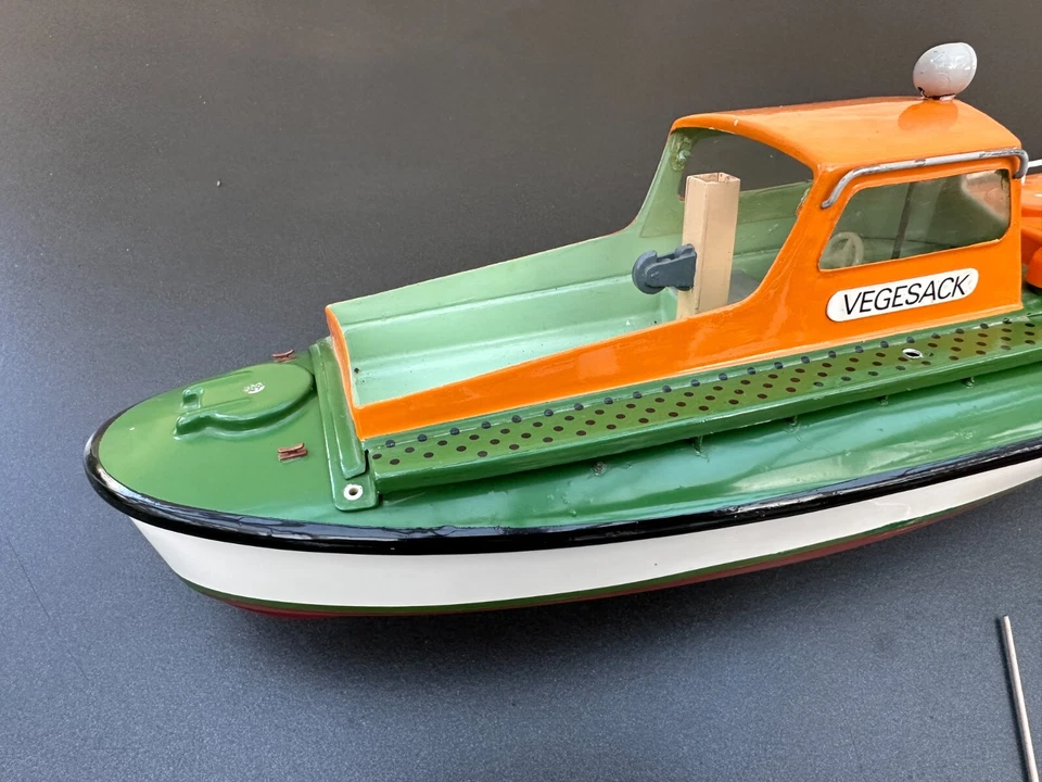 + + + Graupner Beiboot Vegesack für Rettungskreuzer Adolph Bermpohl + + + - Bild 2 von 4