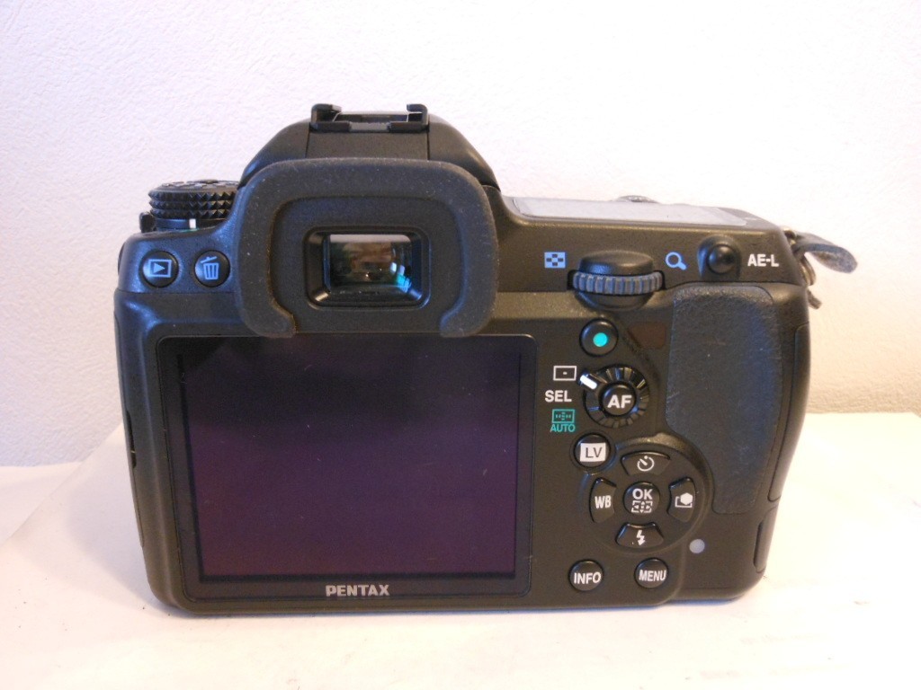 Near Mint W/BOX ] Pentax K-7 14.6MP Digital SLR Camera (Body Only