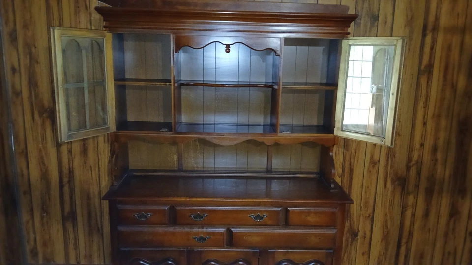 Clásico antiguo rojo cereza Cochran Foto 2 de 4