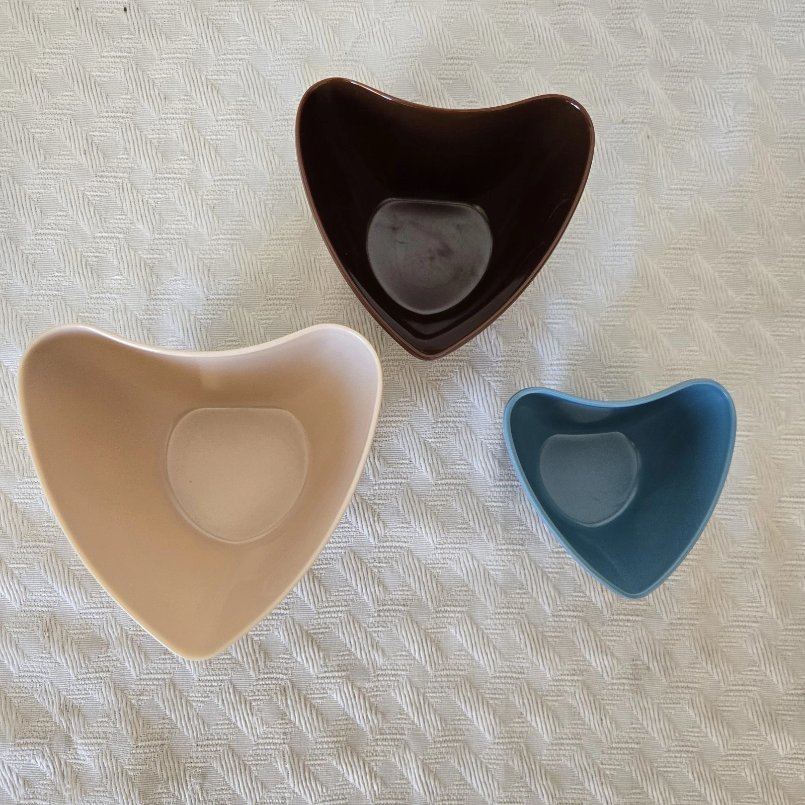 Rachael Ray Precidio Melamine Heart Shaped Nesting Measuring Cups, Set of 3