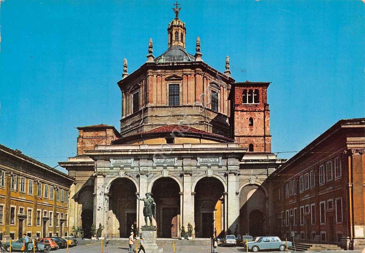 Cartolina Milano Basilica S. Lorenzo Maggiore auto d'epoca 1983