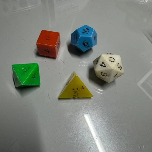 D&D Dungeons & Dragons Holmes Vintage Polyhedra set 5 dice ~ great condition II