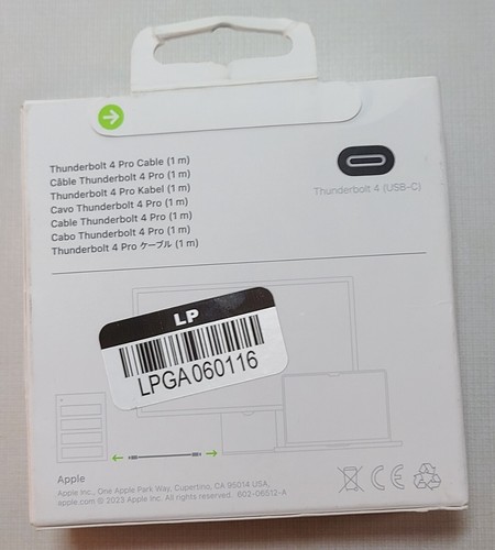 SEALED BOX - Apple Thunderbolt 4 Pro Cable 1m Black - MU883AM/A A2804 - Picture 3 of 3