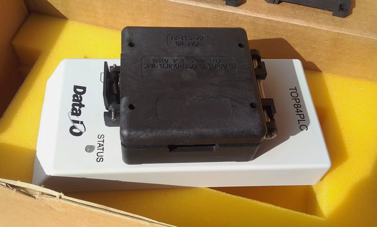 IODATA - mie Datamate Mix-Tek Vert. M80-5000000M2-06-331-00-000 - Harwin