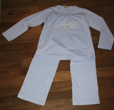 leichter lila Pyjama Schlafanzug PEANUTS Snoopy Gr 116 Lizenz