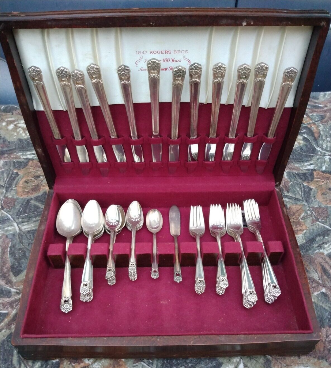 【Rogers Bros】 Eternally Yours ディナーセット Roger Bros. 84-pc Flatware Set: Eternally Yours Silverware w