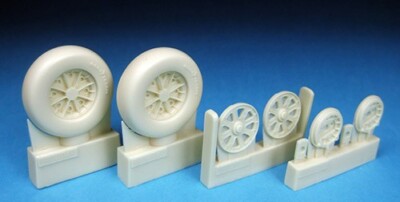 Barracuda Studios (BR-32118) 1:32 Corsair/Hellcat Wheels Plain Tread