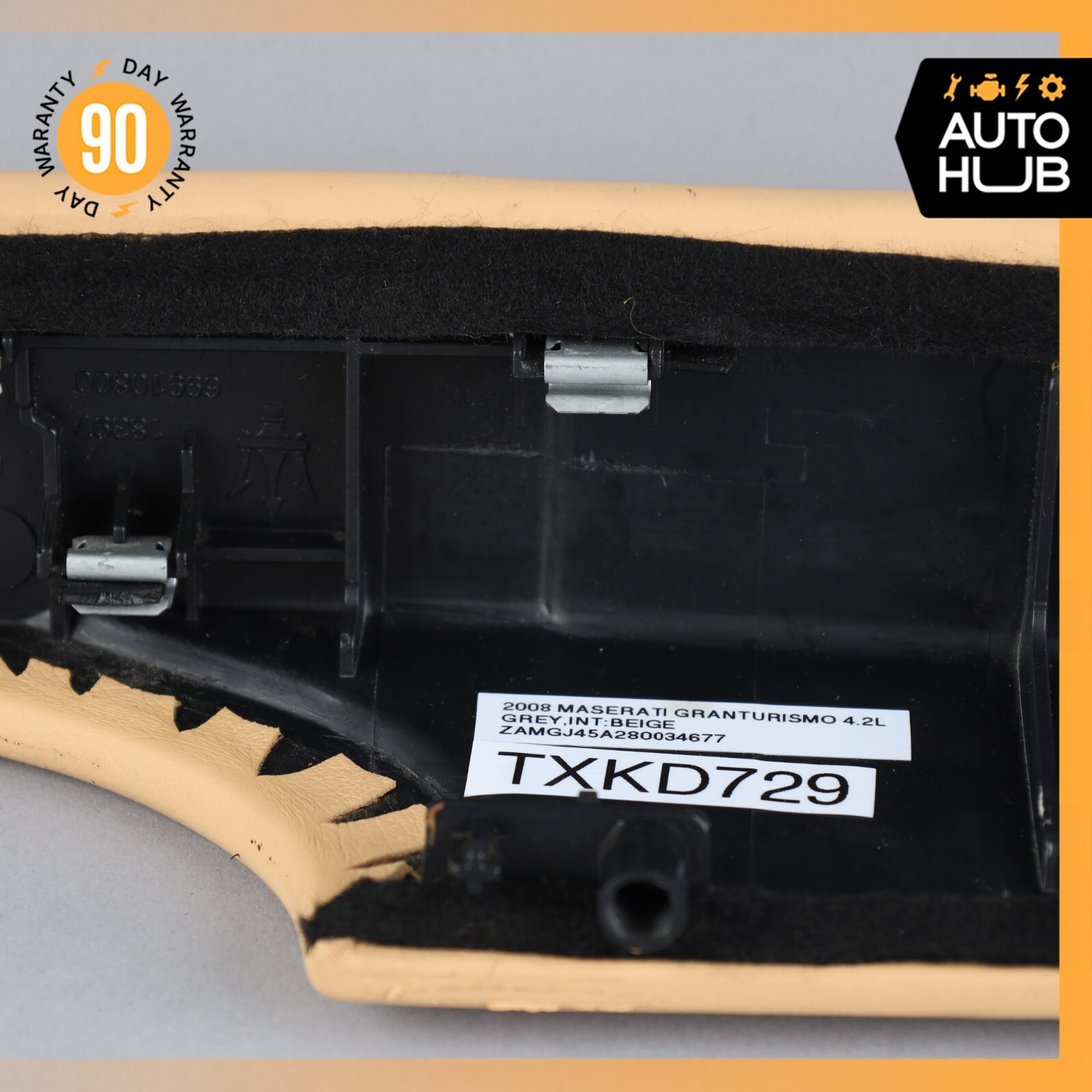 08-17 Maserati Granturismo M145 Front Right Interior Door Panel Armrest OEM