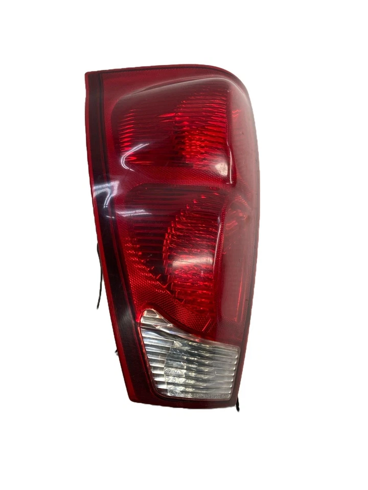 Задний фонарь в сборе CHEVY AVALANCHE 2500 со стороны водителя 02 03 04 05 06 - Изображение 2 из 4