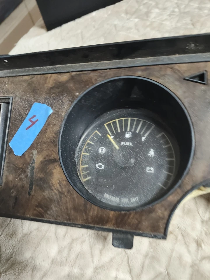 Cuadro de instrumentos Ford Fairmont Zephyr Gauge 1978-1982 tablero madera marrón grano Foto 2 de 4