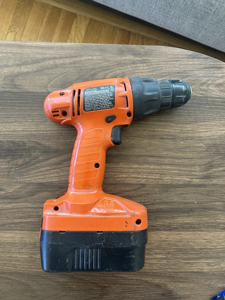 Taladro inalámbrico BLACK & DECKER 3/8 batería 18v Foto 2 de 2