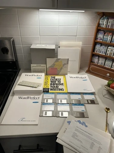 WordPerfect 5.2 for OS/2 Boxed Set w/ 3.5” Disks Manuals RARE