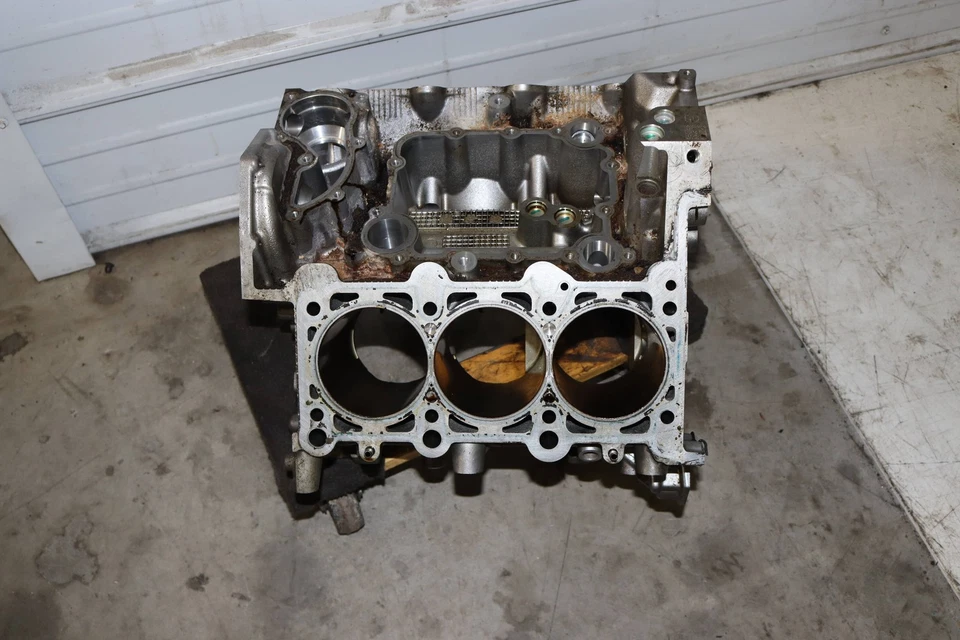 2016–2018 AUDI A6 3,0 л — блок двигателя / картер 06E103011GQ - Изображение 4 из 4