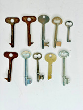 10 VINTAGE Metal KEY Assortment