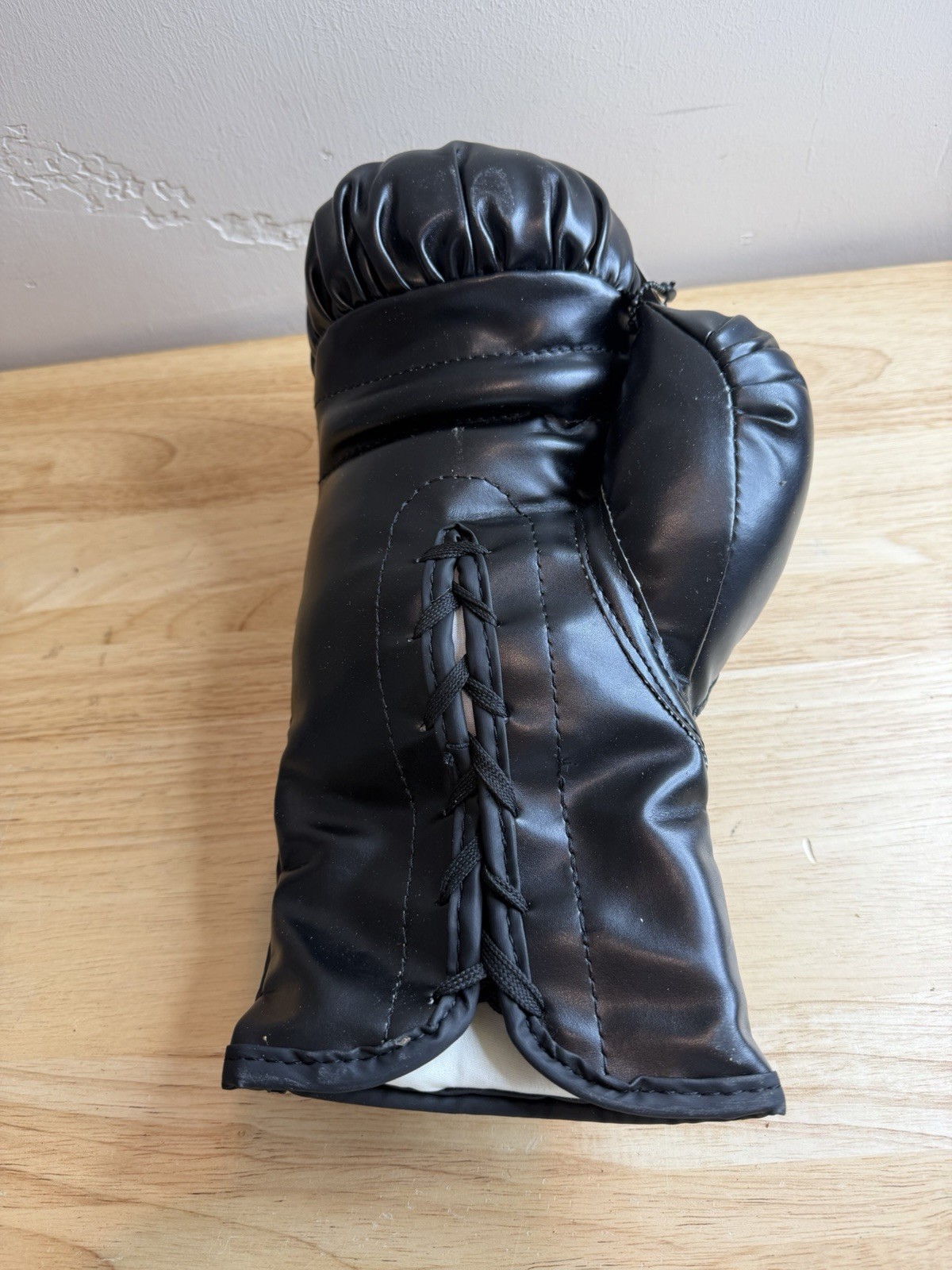SAUL CANELO ALVAREZ SIGNED GLOVE Psa Authenticated-R48-114 view 4