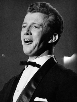 Dieter Thomas Heck later radio TV presenter started his career as - Old Photo