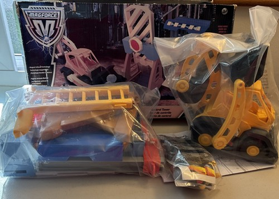 #ad NEW MAGFORCE Control Tower Magnetic Activated Gears Construction Set Toys R Us $29.99