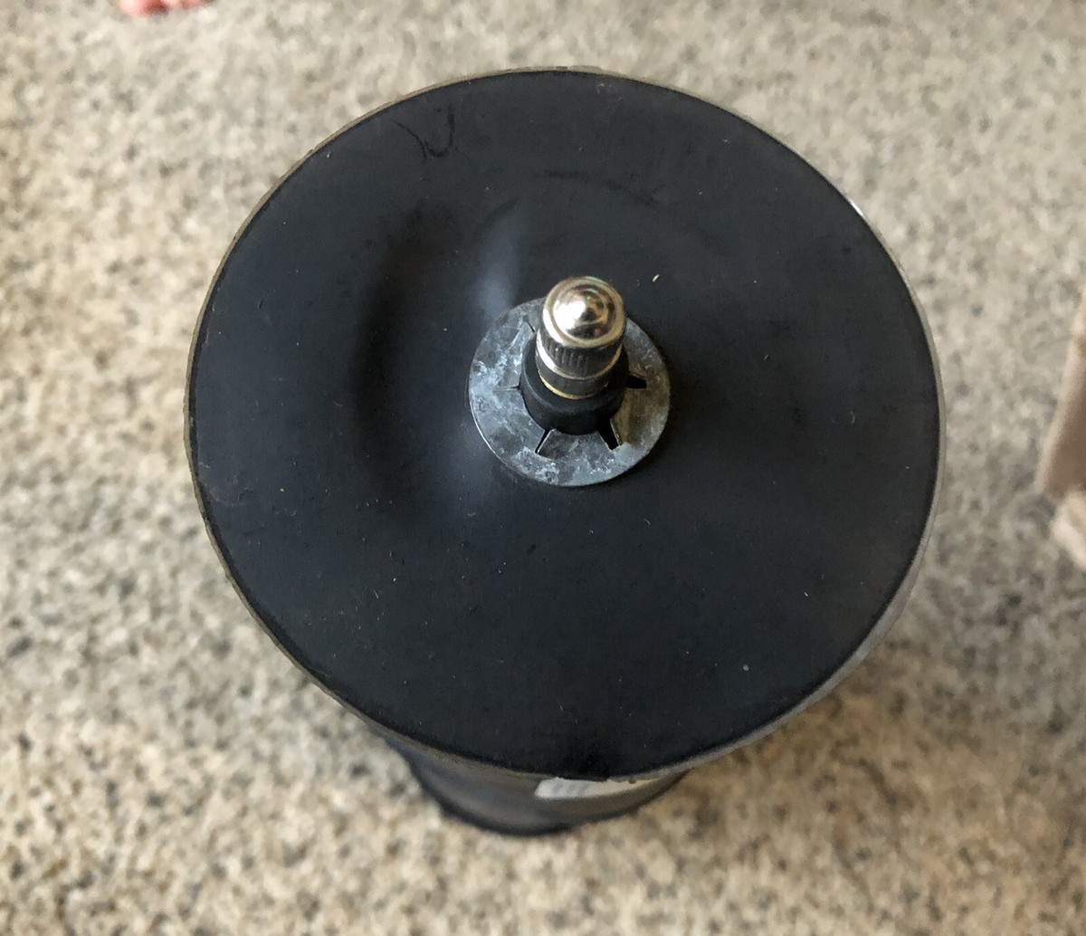15631881 GM Front Auxiliary Air Spring Assembly 1975-1999 Chevy 